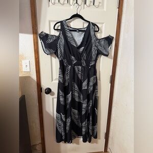 SHEIN Black and White cold shoulder dress 2XL